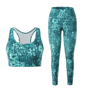 Ensemble de yoga sublimé à séchage rapide, soutien-gorge de sport et leggings pour femmes à maintien élevé |   Débardeur et short d'entraînement pour hommes - Product Image 6