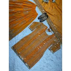 Top de fiesta de diseñador para mujer-Conjunto de Plazzo y Dupatta Trabajo de bordado pesado - Product Image 2