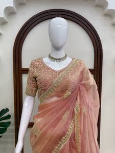 TENNECY Salsa Silk - Blusa de Saree Larga hasta el Suelo para Mujer, Estilo Tradicional Gujarati Indio, para Bodas, Diwali, Fiestas, Elástica - Product Image 2