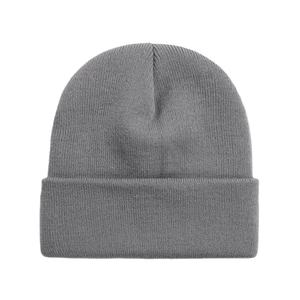 Gorro cálido de invierno con logotipo y color personalizado 2025 gorro de punto suave con características comunes de tela para comprar - Product Image 1