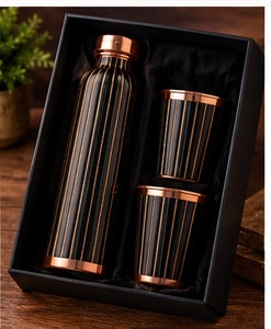 Moderno Juego de Botellas de Agua de Cobre Azul Marino con 2 Tazas, Frasco Portátil con Diseño Floral Dorado, Caja de Regalo - Product Image 4