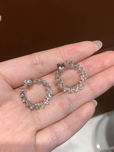 Boucles d'oreilles créoles en moissanite multi-formes, clous d'oreilles géométriques étincelants en argent de luxe pour femmes - Product Image 3
