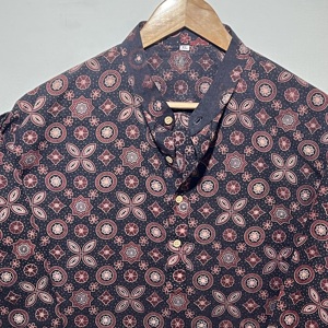 Kurta Tradicional para Hombre de la Mejor Calidad, 100% Algodón |   Kurta de Manga Larga y Corte Corto |   Kurta de Diseño Floral - Product Image 2