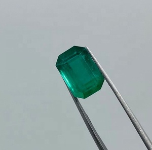 Piedra preciosa natural Esmeralda suelta 6,76 quilates Esmeralda de alta calidad para la fabricación de anillos y joyas - Product Image 2