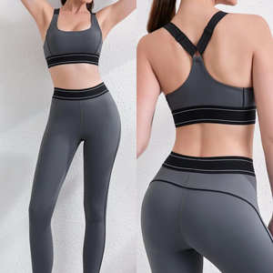 Ensemble de yoga et de fitness 2 pièces uni pour femme, avec soutien-gorge de sport et leggings imprimés par sublimation, vente en gros - Product Image 4