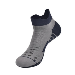 Chaussettes de sport personnalisées en coton épais avec logo pour femmes et hommes – Vente en gros, haute qualité - Product Image 1