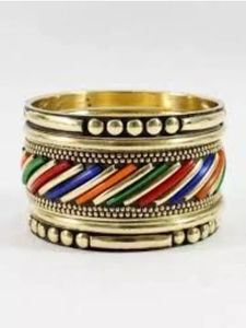 กำไลข้อมือทองเหลืองเรซิ่นทำมือ ดีไซน์คลาสสิก ประดับเพชรแบบฝังช่อง - Product Image 3