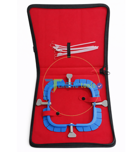 Sistema Retractor Manual Profesional Lone Star Square de Acero Inoxidable con Ganchos de Silicona en Kit de Cuero, Tendencia Mundial - Product Image 1