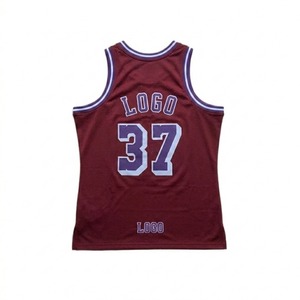 Camiseta de baloncesto sublimada personalizada con cuello redondo, ropa deportiva transpirable de secado rápido, camiseta deportiva de malla de alta calidad con logotipo personalizado - Product Image 1