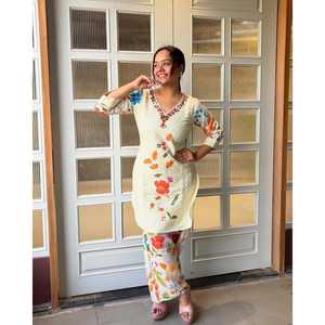 Magnifique ensemble haut et bas en tricot 100% coton pour les occasions spéciales, taille XL, avec broderie. - Product Image 3