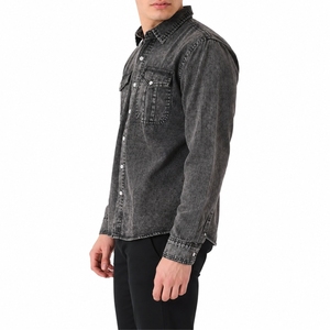 Chemise en jean pour homme, style décontracté moderne, coupe premium, boutons classiques sur le devant, deux poches poitrine, manches longues. - Product Image 3