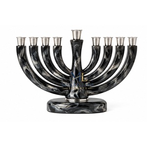 Ménorah moderne en résine marbrée bleue, porte-bougie Hanouka personnalisé à 9 branches, vente en gros, décoration de table de luxe pour les fêtes juives - Product Image 2