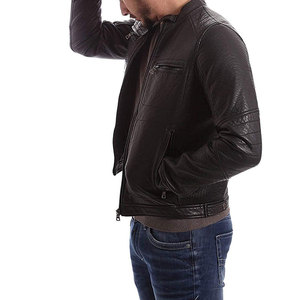 Blouson universitaire classique en cuir enduit style collégien pour homme, à capuche, col montant, avec design frontal - Product Image 5