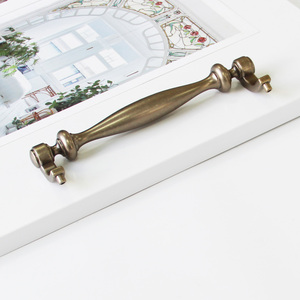 High Quality <b>Antique</b> <b>Brass</b> Zinc Alloy European Style Cabinet Handles Drawer Pulls for Kitchen Wardrobe Dresser-Durable - Product Image 5