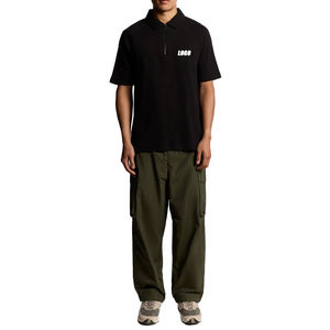 Polo de algodón premium con cremallera, color negro azabache, para hombre, transpirable, de punto relajado, informal, con logotipo personalizado y etiqueta privada. - Product Image 5