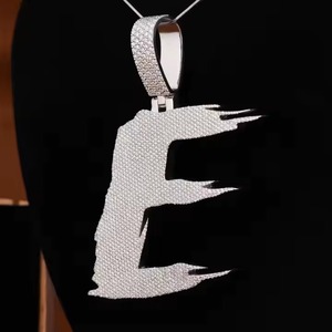 Pendentif lettre E en argent 925 avec design de garçon de luxe, style hip-hop, cadeau unisexe pour fête, charme de mariage - Product Image 2