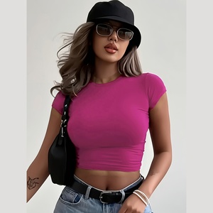Camiseta Corta Rosa para Mujer, Cuello Redondo, Corte Ajustado, Informal, Tejida en Algodón y Spandex, para Primavera/Verano, Estilo Urbano - Product Image 1