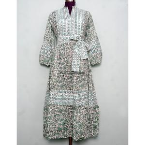 Vestido maxi hecho a mano, transpirable, informal, vintage, para uso diario, de corte holgado, con estampado floral, cuello en V, mangas cortas acampanadas y cintura natural. - Product Image 3