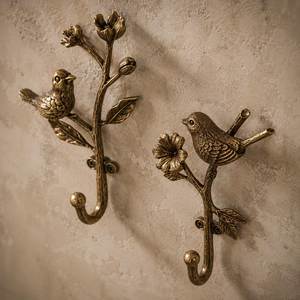 Ganchos de pared de metal vintage hechos a mano con diseño floral para puertas o paredes, perchero decorativo duradero - Product Image 4