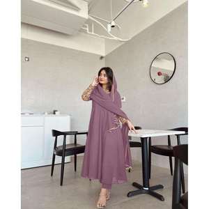 DISEÑADOR GEORGETTE BORDADO SECUENCIA TRABAJO ANARKALI VESTIDO INFERIOR CON CEBOLLA DUPATTA - Product Image 1