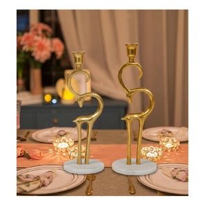 Porte-bougie en aluminium design vintage, paire de cerfs, avec base en marbre, figurine sculptée, décoration de table artisanale, Noël, or et blanc - Product Image 6