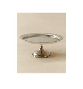 Support à gâteau décoratif élégant en métal pour la présentation de gâteaux et desserts de boulangerie, avec base sur pied élégante et plateau rond - Product Image 1