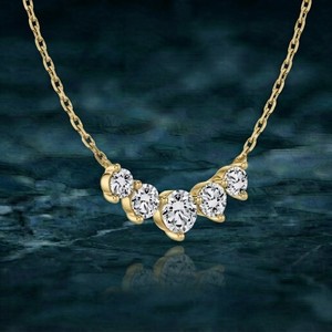 Collar con Colgante Graduado de 5 Piedras de Diamante Cultivado en Laboratorio Redondo EF VVS1, Cadena de Oro Amarillo de 14K, Certificado IGI, Regalo para Novia - Product Image 3