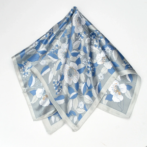 Foulards carrés imprimés légers de qualité supérieure Accessoires élégants en tissu de haute qualité Idéal pour les commandes en gros et l'approvisionnement personnalisé - Product Image 4