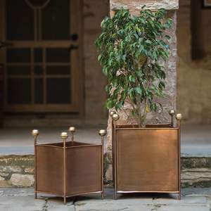 Macetero Metálico de Estilo Moderno para Arreglos de Plantas de Interior, Creando un Ambiente Tranquilo con un Diseño Elegante - Product Image 3