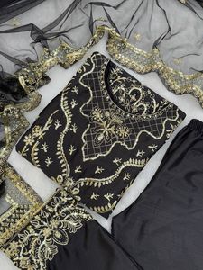 Ensemble Salwar Kameez de Luxe en Soie Noir Jet avec Broderie Lourde en Zari Doré et Paillettes, Kurta Droit et Pantalon, Style Indien Pakistanais pour Mariage et Cérémonies - Product Image 4