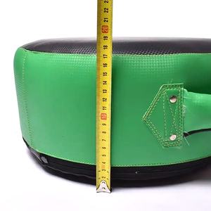 Escudo de Boxeo Personalizado al por Mayor, de Cuero Vacuno, para Entrenamiento de MMA y Muay Thai, con Relleno de Agua - Product Image 5