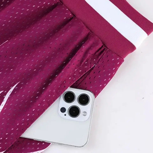 Shorts de malla personalizados High Street con cintura acanalada a rayas, aberturas laterales, estampado de llamas por sublimación, unisex, para baloncesto. - Product Image 4