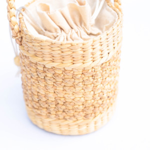 Sac cylindrique en paille tressée avec fermeture à cordon – Style vintage et bohème - Product Image 3