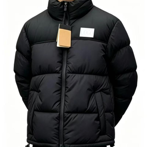 Veste d'hiver matelassée personnalisée avec logo, fabricant en gros, manteau d'extérieur chaud et imperméable en duvet noir épais pour hommes - Product Image 1