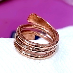 Bague élégante en cuivre pour filles et femmes, au design raffiné, confortable à porter, de qualité supérieure, idéale pour les mariages, les fêtes et comme cadeau. - Product Image 6