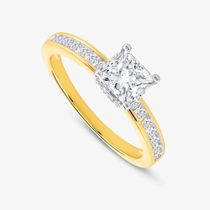 Bague de fiançailles solitaire en or jaune 14 carats avec diamant de laboratoire taille princesse de 1,15 carat serti en canal - Product Image 4