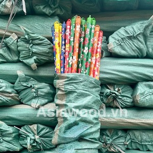 Palo de escoba de madera largo ASIAWOOD de alta calidad, cabeza de escoba de PVC, diseño de flores, fregona recogedora fácil de limpiar, hecha en Vietnam, uso doméstico - Product Image 1