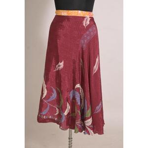 Falda Cruzada de Seda Hecha a Mano con Estampado Floral Étnico Vintage para Mujer, Corte Cómodo de Cintura Media - Product Image 4