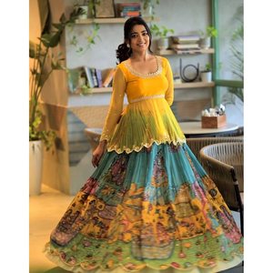 TENDANCE CHINON SOIE IMPRIMÉ NUMÉRIQUE DESSUS AVEC LEHENGA SKY kurta - Product Image 1