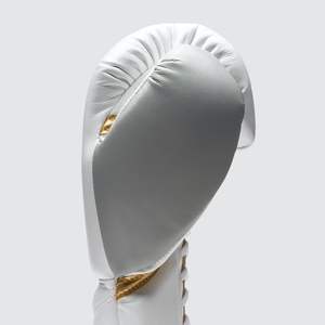 ถุงมือชกมวยรุ่นยอดนิยมปี 2026 สำหรับฝึกซ้อม คุณภาพพรีเมียม หนังแท้ รุ่น Fly Super Lace สีขาวและสีเงิน - Product Image 5