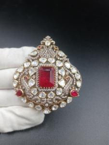 Collier pendentif en argent plaqué or sur le thème de l'éléphant avec pierre doublette rouge et pierre polki blanche pour femme, bijoux de mariage faits à la main - Product Image 4