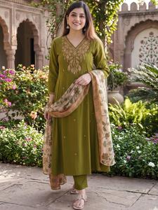 Grüner Traditioneller Rayon A-Linien Salwar Anzug für Damen mit Blumen-Dupatta, Normale Passform, Knöchellang, Freizeitkleidung Indien Pakistan - Product Image 5