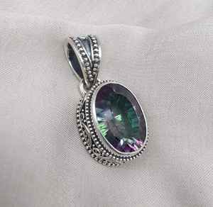 Pendentif Topaze Mystique en Argent Sterling 925 Fait Main, Bijoux en Pierres Précieuses Arc-en-ciel, Fournisseur en Gros - Product Image 1