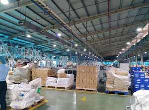 Rouleau de film de palette d'emballage de film étirable en fonte transparente 5 couches 18 ''x 1500 '47 jauge LLDPE Film HANPAK fabricant - Product Image 6