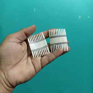 Peine para Barba Hecho a Mano con Hueso Natural de Búfalo, Pequeño Peine de Aseo a Precio de Mayoreo - Product Image 1