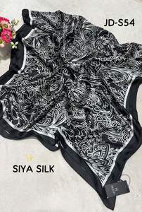 Écharpe d'hiver style hijab en mélange de coton et de soie Siya, broderie florale, polyester et lin, avec tissu en toile, douce et agréable pour la peau - Product Image 2