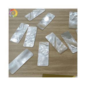 Vente en gros de pièces de coquillages blancs polies, plaques de coquillages naturels pour la fabrication de bijoux, composants pour boucles d'oreilles, colliers, bracelets - Product Image 1
