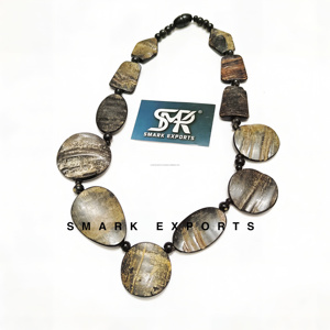 Collier élégant en corne de buffle naturelle, perles polies faites à la main, pendentif cœur, style amour, collier ras du cou tendance - Product Image 3