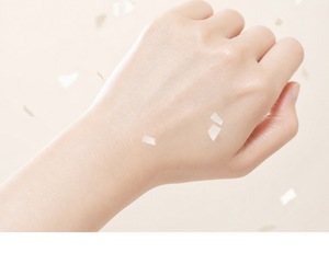 [OEM/ODM] Factosquare Crème Pure Blanche 50ml Vitamine C Sans Parabène Liquide Éclaircissant Purifiant Revitalisant pour la Peau Tous Types de Peau Jour - Product Image 3