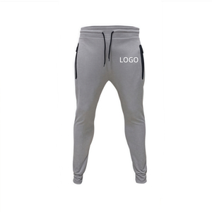 Ensemble de survêtements streetwear personnalisés sérigraphiés à capuche avec cordon de serrage, poches latérales, en polaire respirante, design 2-en-1, unis et vierges - Product Image 3